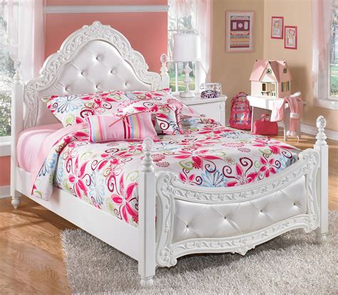 Signature Design By Ashley Exquisite Full Ornate Poster Bed With Tufted Headboard And Footboard