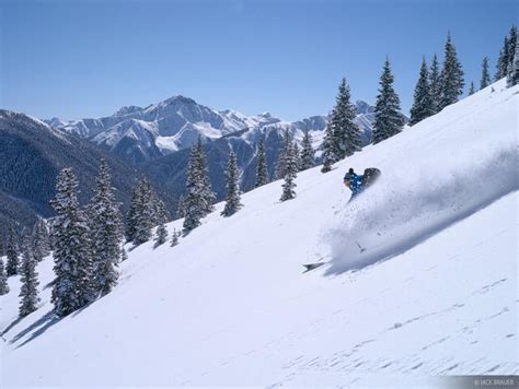 Colorado Skiingsnowboarding Snowboarding And Skiing Mountain
