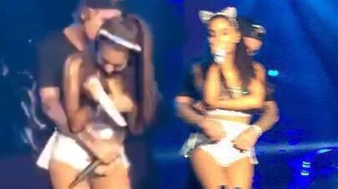 Ariana Grande And Justin Bieber Together On Stage Big