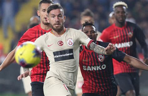 Süper lig'in ilk haftasında galatasaray ile gaziantep fk kozlarını paylaştı. Gaziantep FK 0 - Galatasaray 2 - ABC Gazetesi