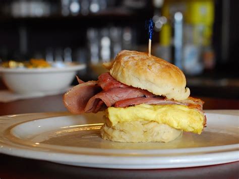 Perlys Country Ham And Egg Biscuit Dose Of Vitamin P Food Gps