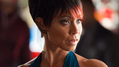 Is Gothams Fish Mooney Behind The Waynes Murders She Could Be A