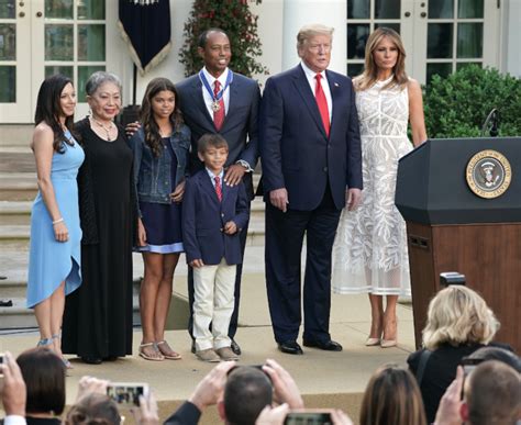 כנסו וקראו על כל הנושאים שהכי מעניינים אתכם. מלניה ממחזרת את אחת השמלות הכי יפות שלה | Fashion Forward | אופנה