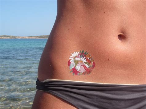 Dessin sur Peau Le tatouage éphémère Selon Dolores Galapagos en édition limitée bestiaire en