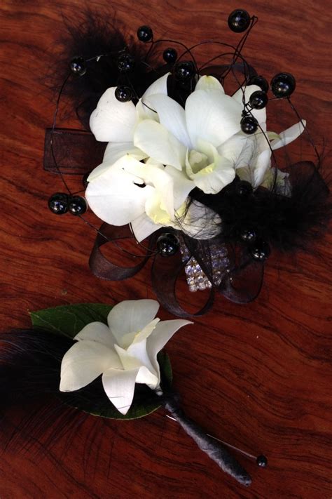 Pin By Lucinda Clare S Floral Design On Wedding Corsages And