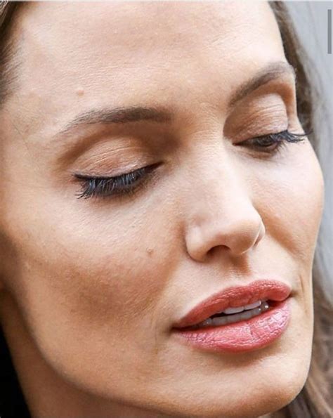 Pin By Mariusz73jot On Niesamowite In 2020 Angelina Jolie Makeup Angelina Jolie Lips