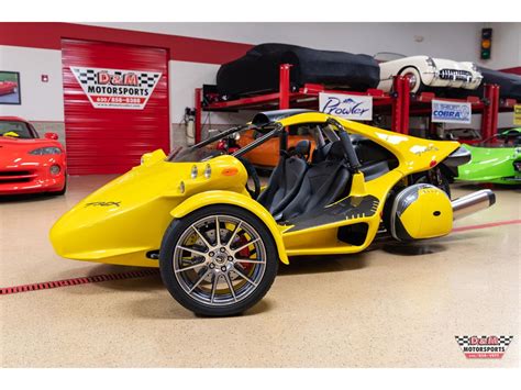 It's sort of like wearing a ridiculous hat with a unicorn horn on it and eating something fried on a stick at a carnival — it's a lot of fun while you're doing it, but it's completely. 2020 Campagna T-Rex | Black, Yellow 2020 Campagna T-Rex ...