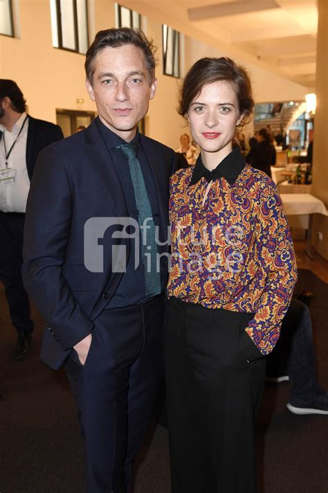 In 2017, she gained an international following as the female lead charlotte ritter in the german tv series babylon berlin. FG on-screen couple -- Liv Lisa Fries and Volker Bruch von ...