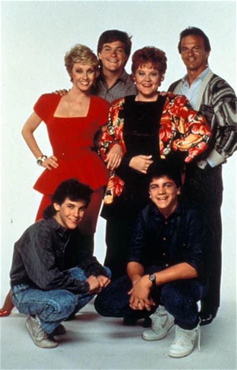 Su hermana mayor, justine bateman, fue la protagonista de la serie televisiva de los años 80, family ties. Classic '80s Sitcom to Join ABC Family Channel in April ...