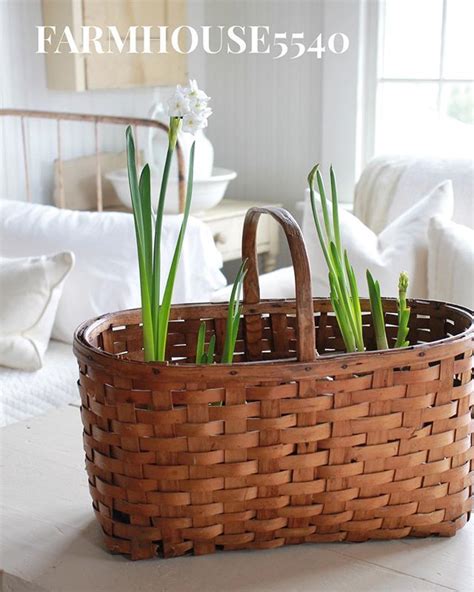 Pin By Toy Huckaby Burton On Farmhouse Spring In 2020 Picnic Basket