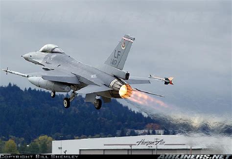 Us F 16s Flying With Drag Chute General F 16 Forum