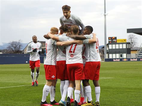 Uefa Youth League Jungbullen Ziehen Souverän Ins Viertelfinale Ein Bundesliga Ligaportal