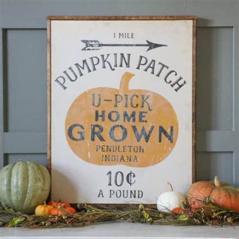 This owl sign can be a sign or a tray. 9 DIY Fall Signs You Need To Make This Year