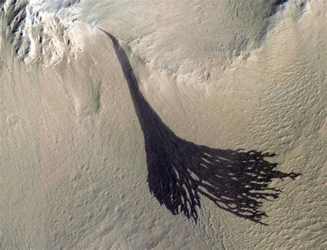 Splitting Slope Streaks Nasa Mars Exploration