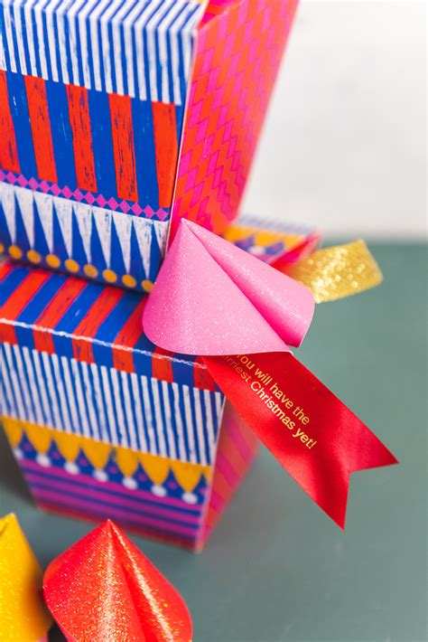Fancyfortunecookies.com has updated the traditional fortune cookie and lets you customize your messages. DIY Paper Fortune Cookies and Printable Box - The House ...