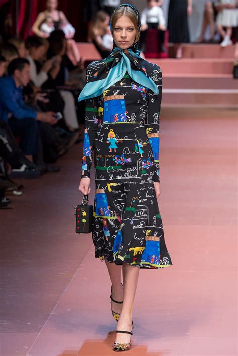 Dolce And Gabbana Fall 2015 Ready To Wear Fashion Show Vogue Fashion