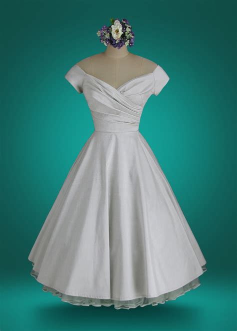 Most tea length wedding dresses have a fit and flare silhouette. Buying A Tea Length Wedding Dress Online - Whirling Turban