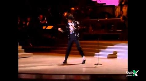 Michael Jackson Billy Jean Motown First Epic Moonwalk Youtube