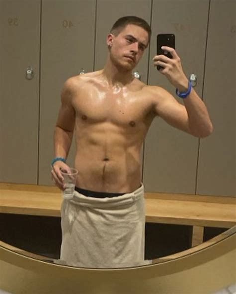 Dylan Sprouse Shirtless Photos The Nude Male