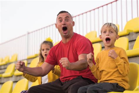 2000 Parents Cheering Kids Sports Stock Photos Pictures And Royalty