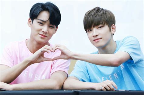 세븐틴), also stylized as seventeen or svt, is a south korean boy band formed by pledis entertainment in 2015. Pin by Catherine Kelley on SEVENTEEN | Mingyu seventeen ...