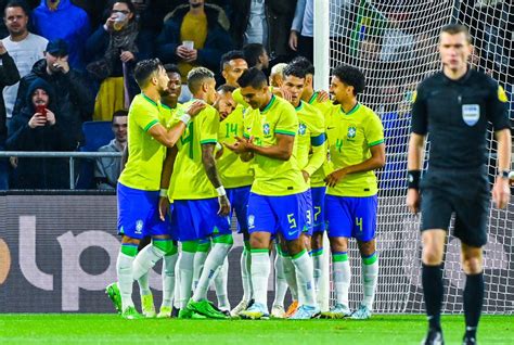 coupe du monde 2022 brésil bruno guimarães prévient ses coéquipiers d un excès de confiance