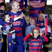 Andrés Iniesta con sus hijos Valeria y Paolo Andrea en la celebración ...