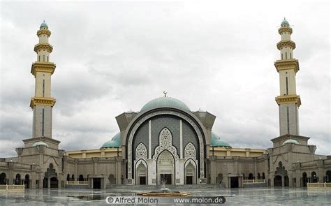 I migliori hotel e alberghi vicino a masjid wilayah persekutuan, kuala lumpur, malesia: Masjid Wilayah Persekutuan is a major mosque in Kuala ...