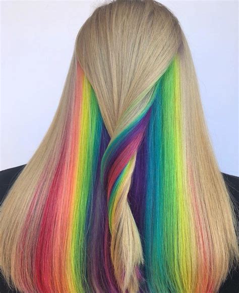 Peek a boo hair colors are subtle highlights done on different parts of the hair according to your choice, and while it definitely adds some brightness and towards the ends, a few strands of the hair have been highlighted in a brilliant shade of dark blue. 10 Ideas of Peek a Boo Highlights for Any Hair Color - The ...