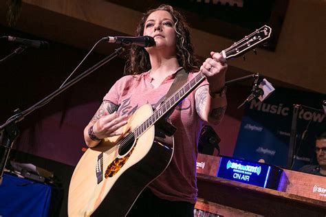 Who Is Ashley Mcbryde 5 Things You Need To Know