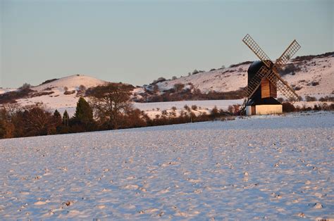 Ivinghoe Windmill In The Snow Philliphammill Flickr