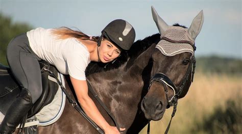 10 Ways To Build Trust With Your Horse