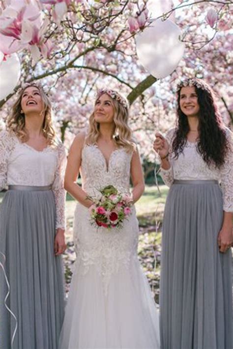 We would like to show you a description here but the site won't allow us. Magnolien Shooting Braut im Spitzenbrautkleid und ...