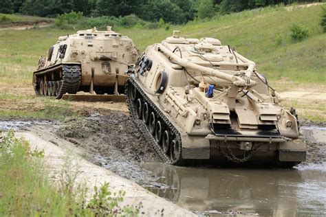 Photo Essay Army M88a1 Medium Tracked Recovery Vehicle In Action