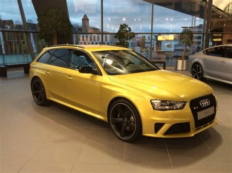 Lopott sárga Audival terrorizálják az olasz autósokat | Vezess