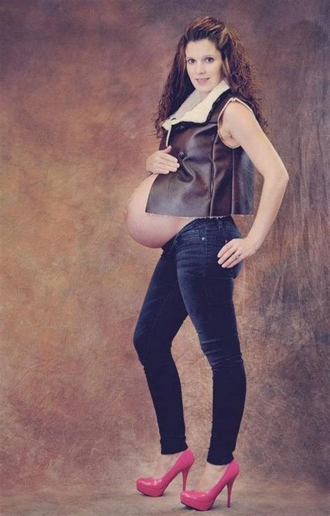 50 More Extremely Awkward Pregnancy Photos
