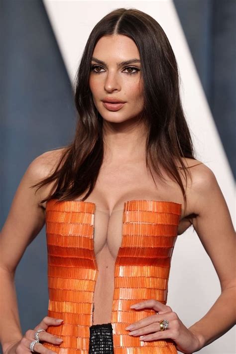 Emily Ratajkowski At The Vanity Fair Oscar Party Soulcreeper7