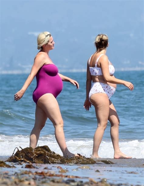 Katy Perry In A Sexy Bikini On The Beach While Pregnant 52 Photos The Fappening