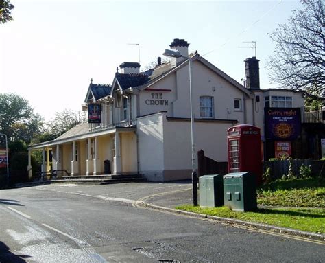 The Crown Public House Ealing Road © J Taylor Geograph Britain