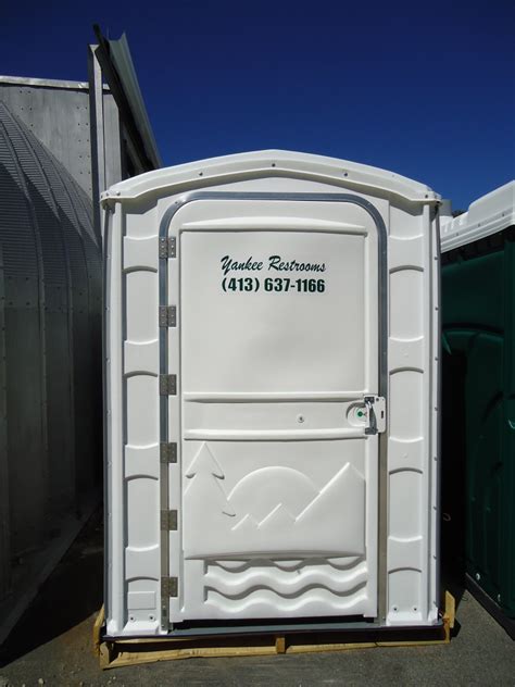 Deluxe Portable Toilet Yankee Restrooms