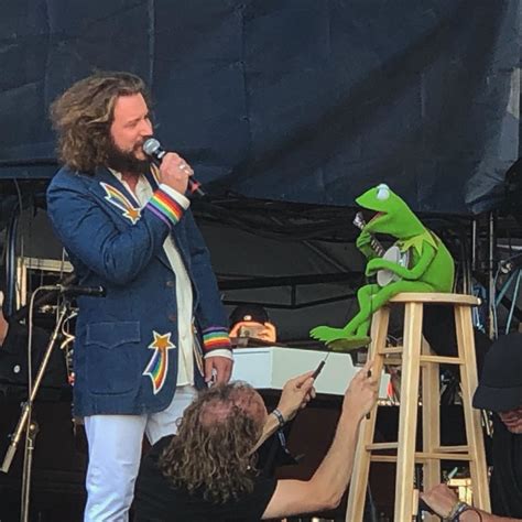 Watch Kermit The Frog Jim James And Janet Weiss Perform Together At