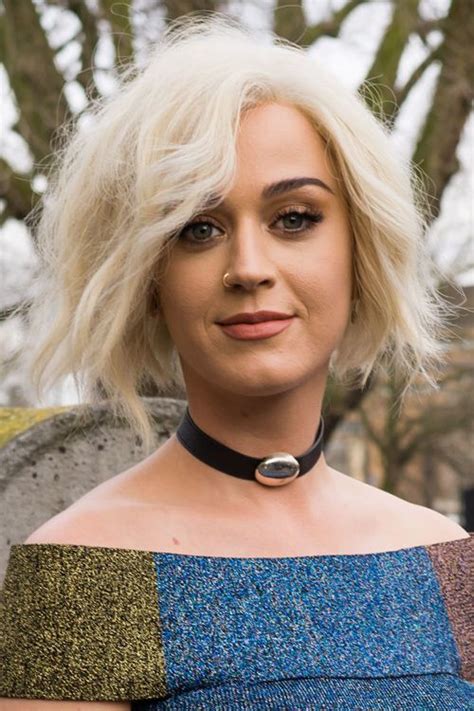 katy perry s hairstyles and hair colors steal her style page 2 katy perry hair platinum