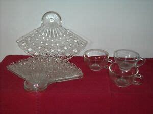 Hazel Atlas Clear Fan Daisy Button Snack Luncheon Plate And Cup Set