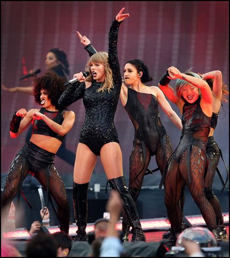 Taylor swift has released a belated christmas present for fans, in the form of her reputation stadium tour on netflix. TAYLOR SWIFT Performs at Her Reputation Tour at Croke Park ...