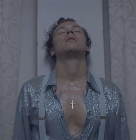 harry styles is back with his new music video lights up [video]