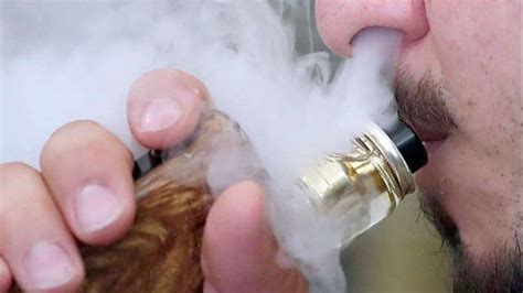 Doctors In Detroit Perform Double Lung Transplant On Patient With Vape