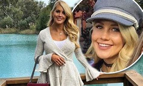 Ali Oetjen Flaunts Her Cleavage In An Inspirational Post About Inner Beauty Daily Mail Online