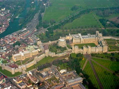 Fichierwindsor Castle From The Air — Wikipédia