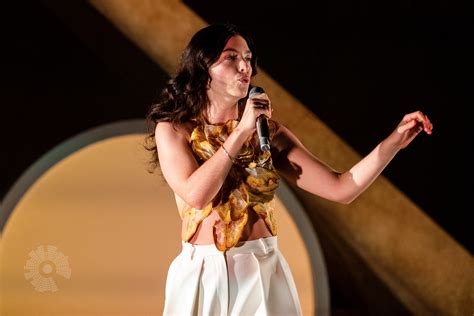 Lorde Brings Solar Power Tour To Radio City Music Hall Recap Photos