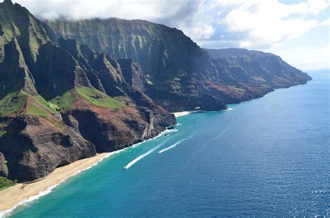Kalalau Trail In Kauai Hawaii Amazing Views For Seasoned Hikers